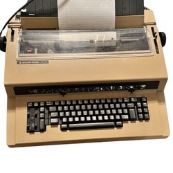 Vintage Silver Reed EX 55 typewriter Cream  Beautiful. Cable Broke Repair/Parts