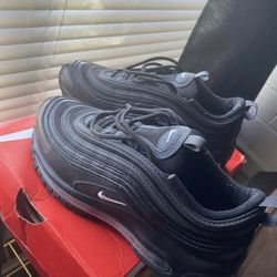 NIKE AIR MAX PLUS  Size 5
