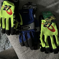 Gloves 
