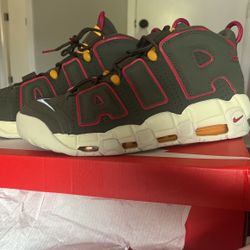 Nike Uptempo 