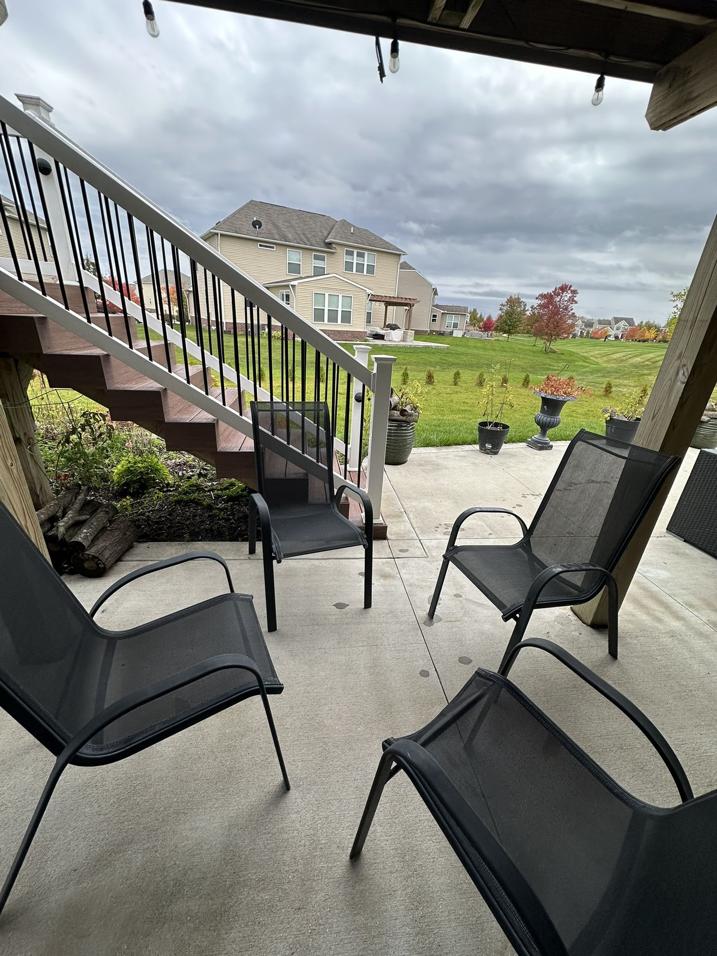 Outdoor Black Chairs 