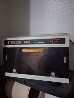 UV T-209 Sterilizer Cabinet