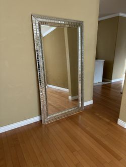 beautiful heavy glass mirror