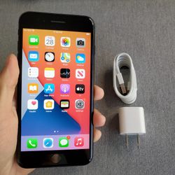iPhone 7 Plus - UNLOCKED - Like New 