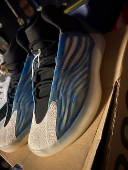 yeezys boost 160