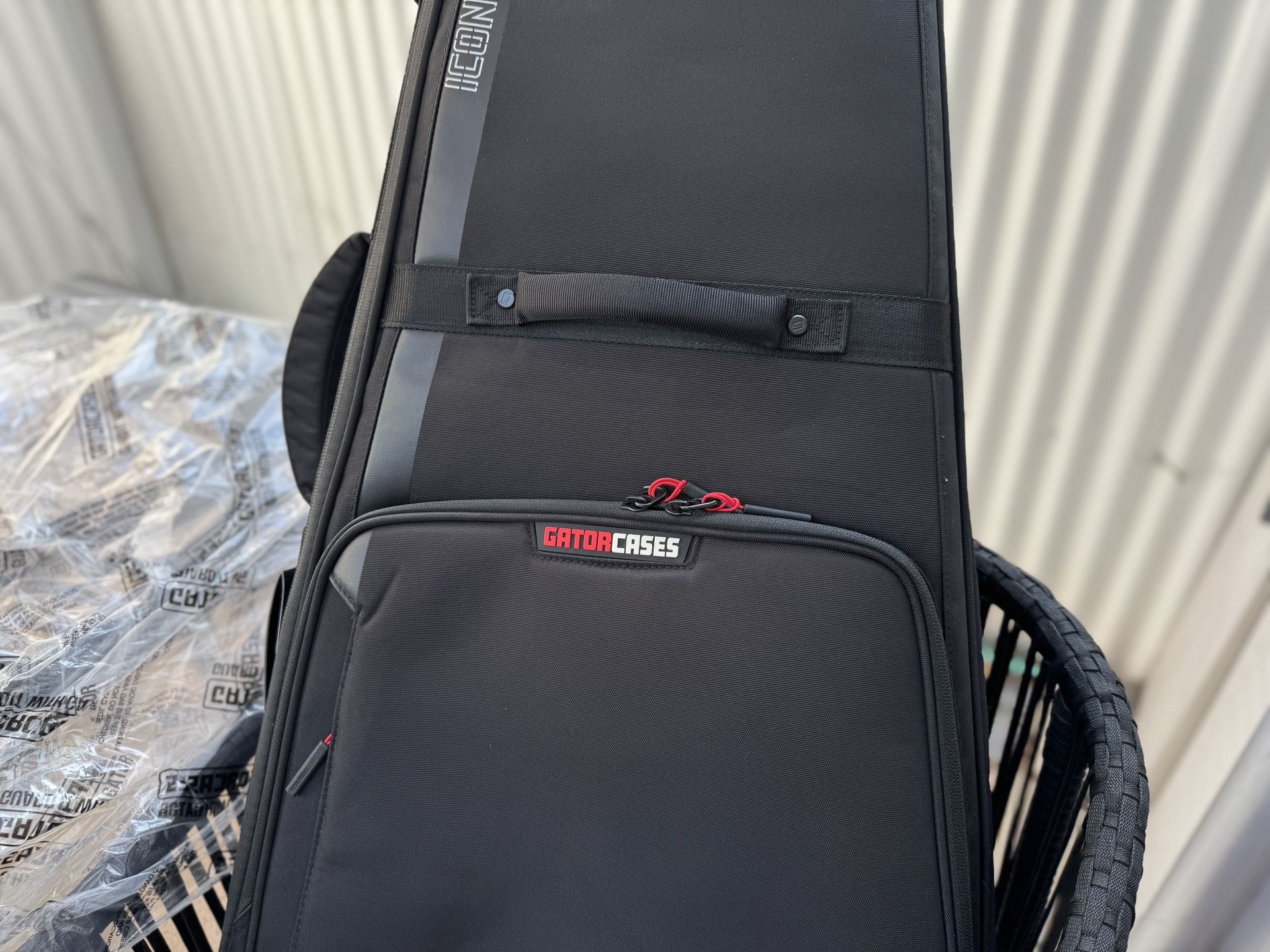 NWOT Gator Black ICON Series Bag for Dreadnaught Guitars; Black | G-ICONDREAD