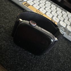 Used Apple Watch Series 4