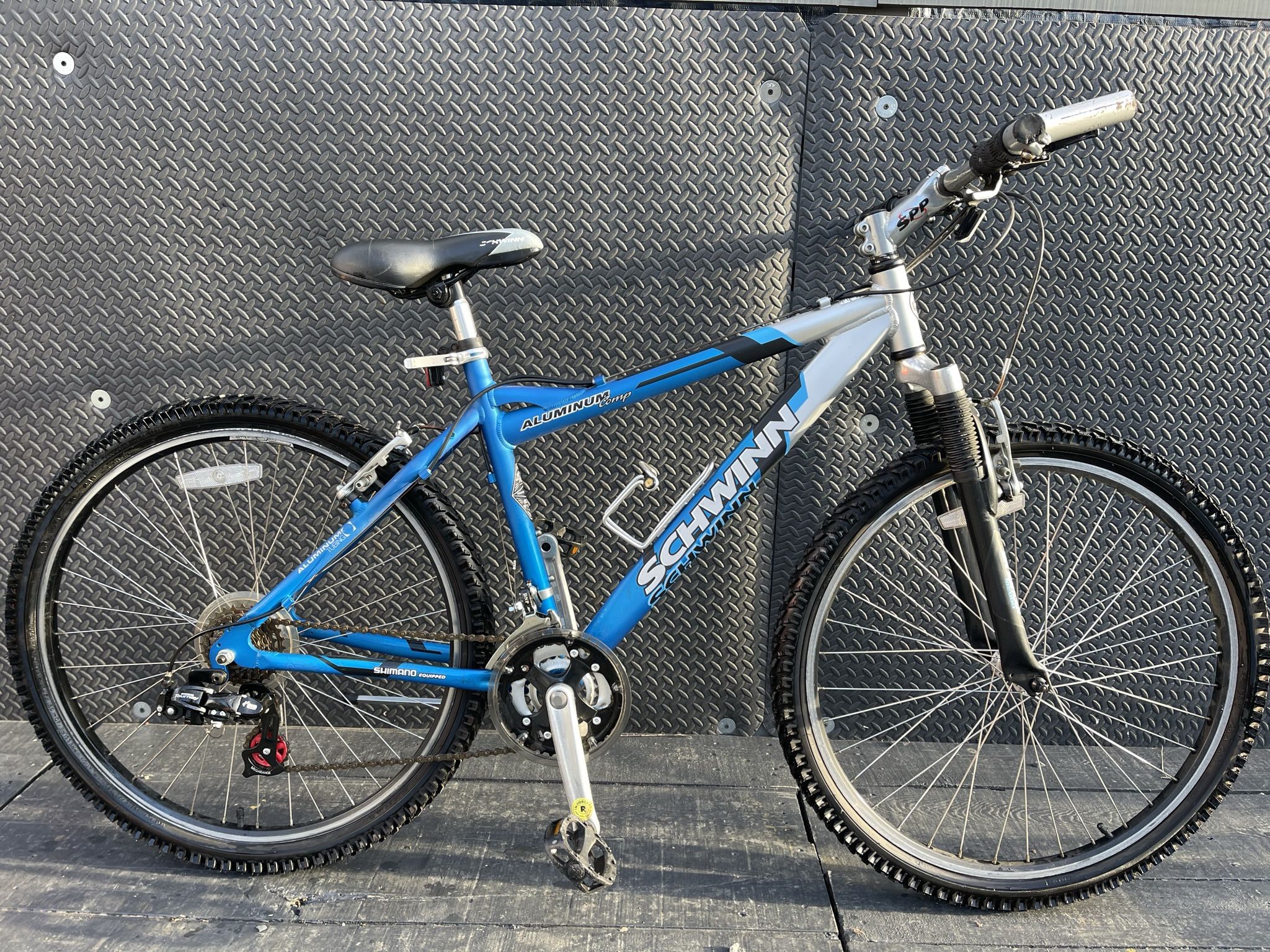 schwinn ranger aluminum 26” mountain bike 21 speed