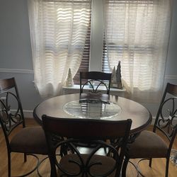 Dining Room Table 