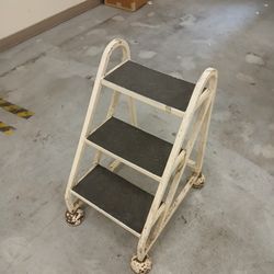 3 STEP LADDER 