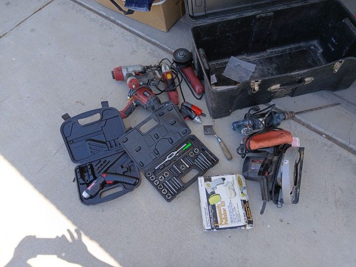 All 10 Power Multi Tools For $120 Firm,including Case For 30 Piece Tap And Die Set AND Craftsman Driver With Bits& I Also Throw In The Pneumatic Poli