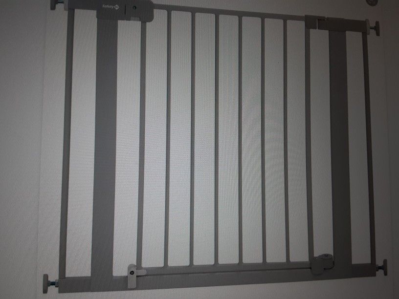 Safety 1st Baby Gate. Grey