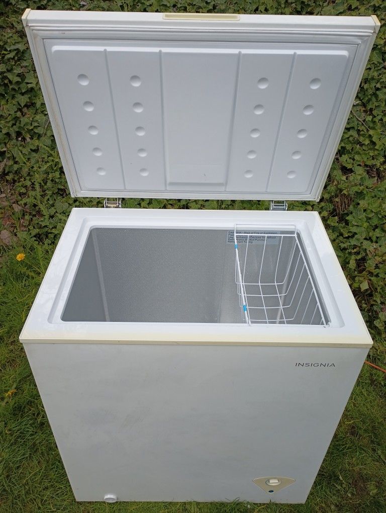 NICE 5 CUBIC FOOT FREEZER FOR SALE For Sale In Edgewood WA OfferUp nice-5-cubic-foot-freezer-for-sale-for-sale-in-edgewood-wa-offerup