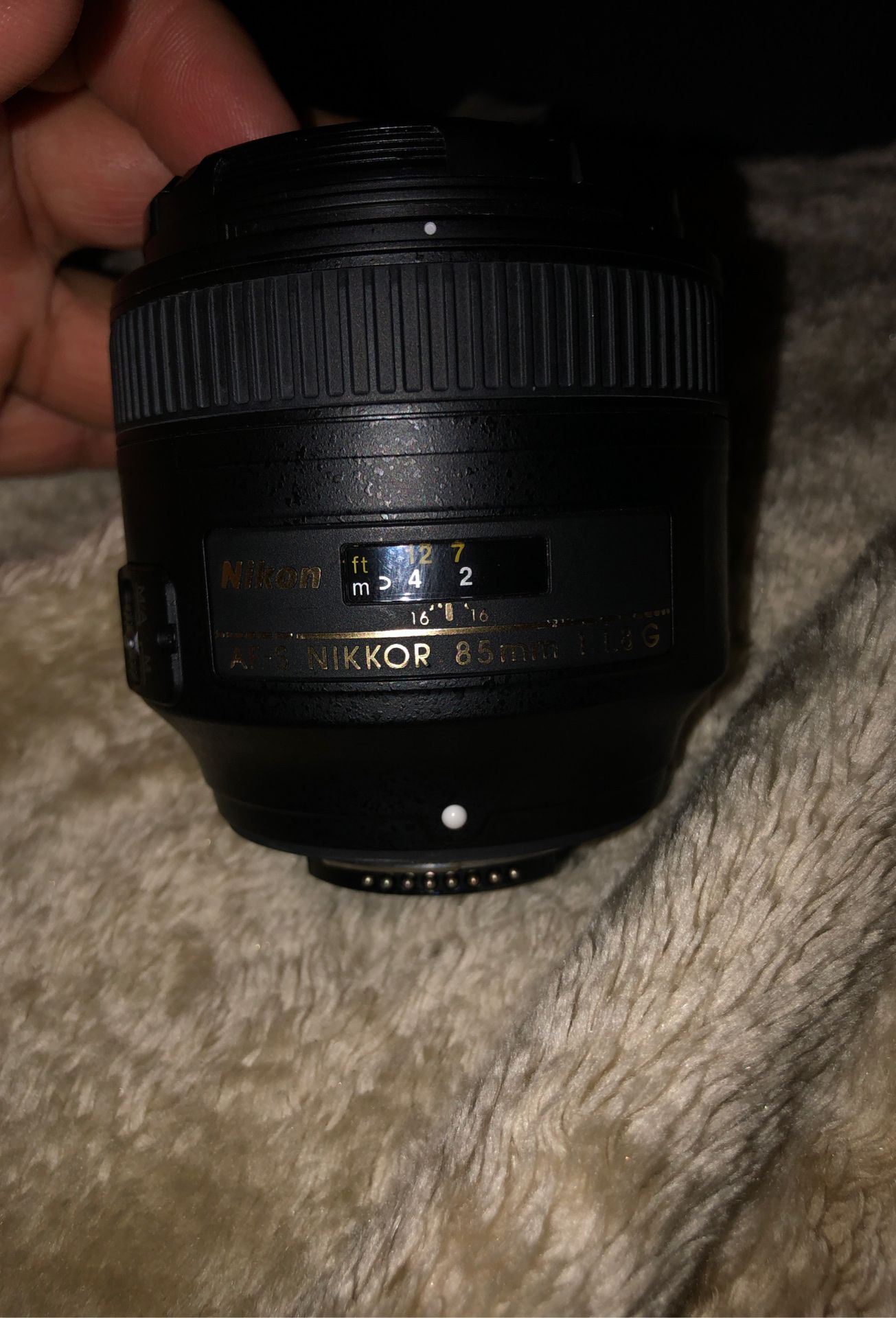 Nikon lens 85 mm