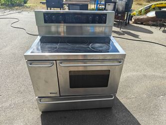 Stainless Steel Electric Range with Glass Cooktop