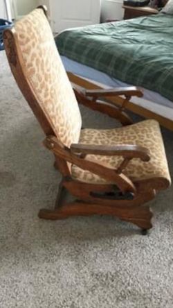 Victorian Antique Rocking Chair!!!