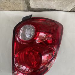 rear tail light assembly for a 2010–2015 Chevrolet Equinox —-$20