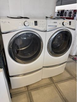 Whirlpool front load washer and gas dryer set