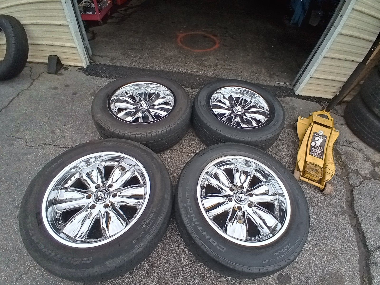 4 wheels end tires Chevrolet Silverado suburban Nissan Taitan 6 lug rin 20