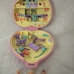 1994 Polly Pocket Perfect Playroom
