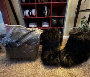 Black Furry/Fluffy Boots