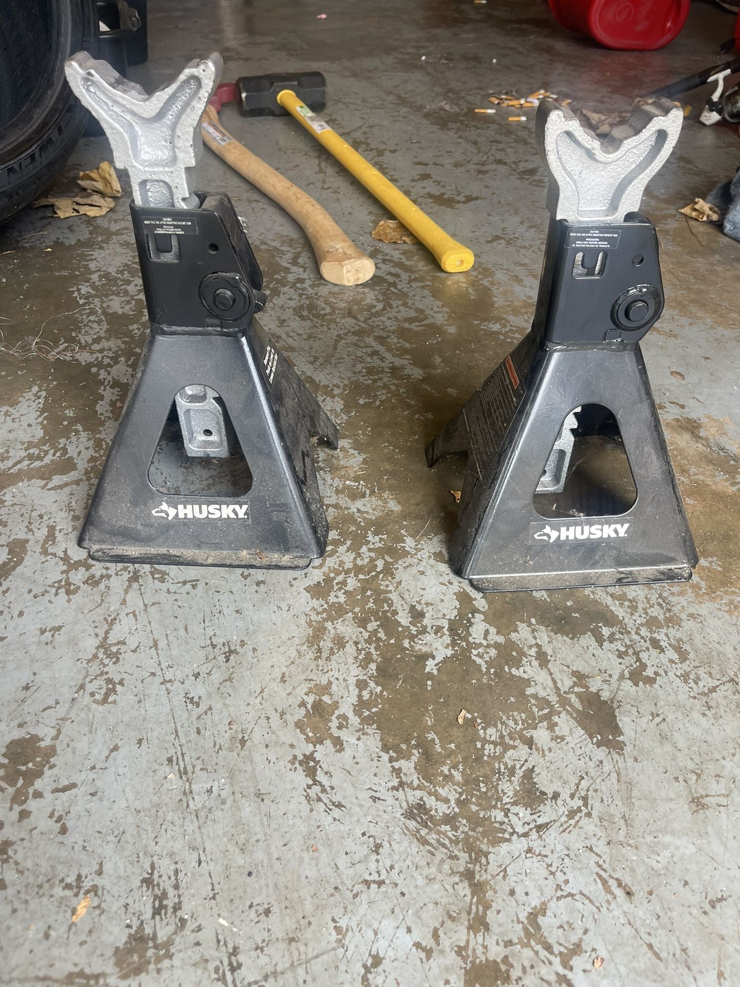 Pair of Husky Jack Stands