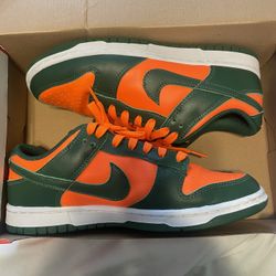 Nike Dunks 
