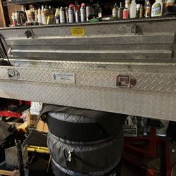 Truck bed Tool box