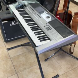 Yamaha PSR E443
