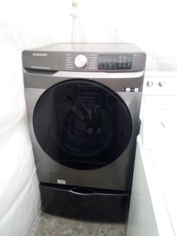 Like New Samsung 2023 Front Loader 4.5 cu Washer w pedestal drawer