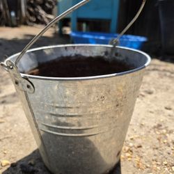 Medium Galvanized Bucket 