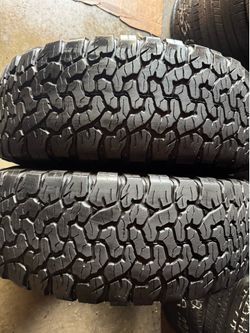 Pair of LT 285 70 17 bf Goodrich all terrain Tires