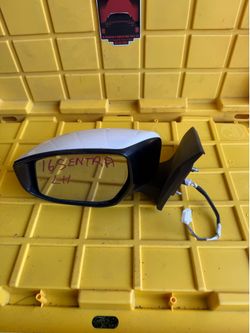 2016 Nissan Sentra Left/Driver Side Mirror