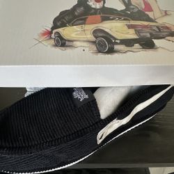 FOOS GONE WILD Homie House Slippers. & (L) Mr. E Box. 