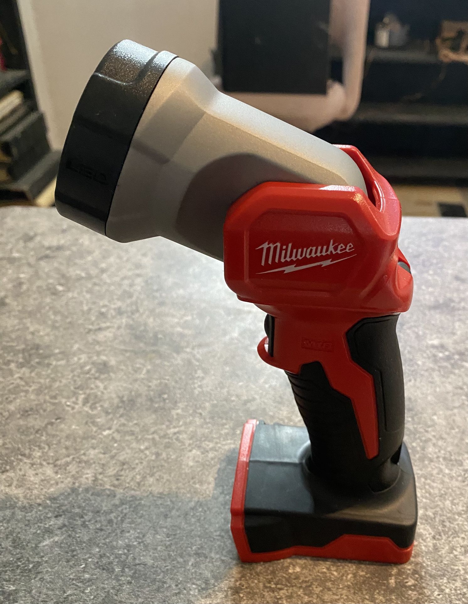 New Milwaukee 2735-20 18V 18 Volt M18 LED Flashlight Rotating Head Cordless