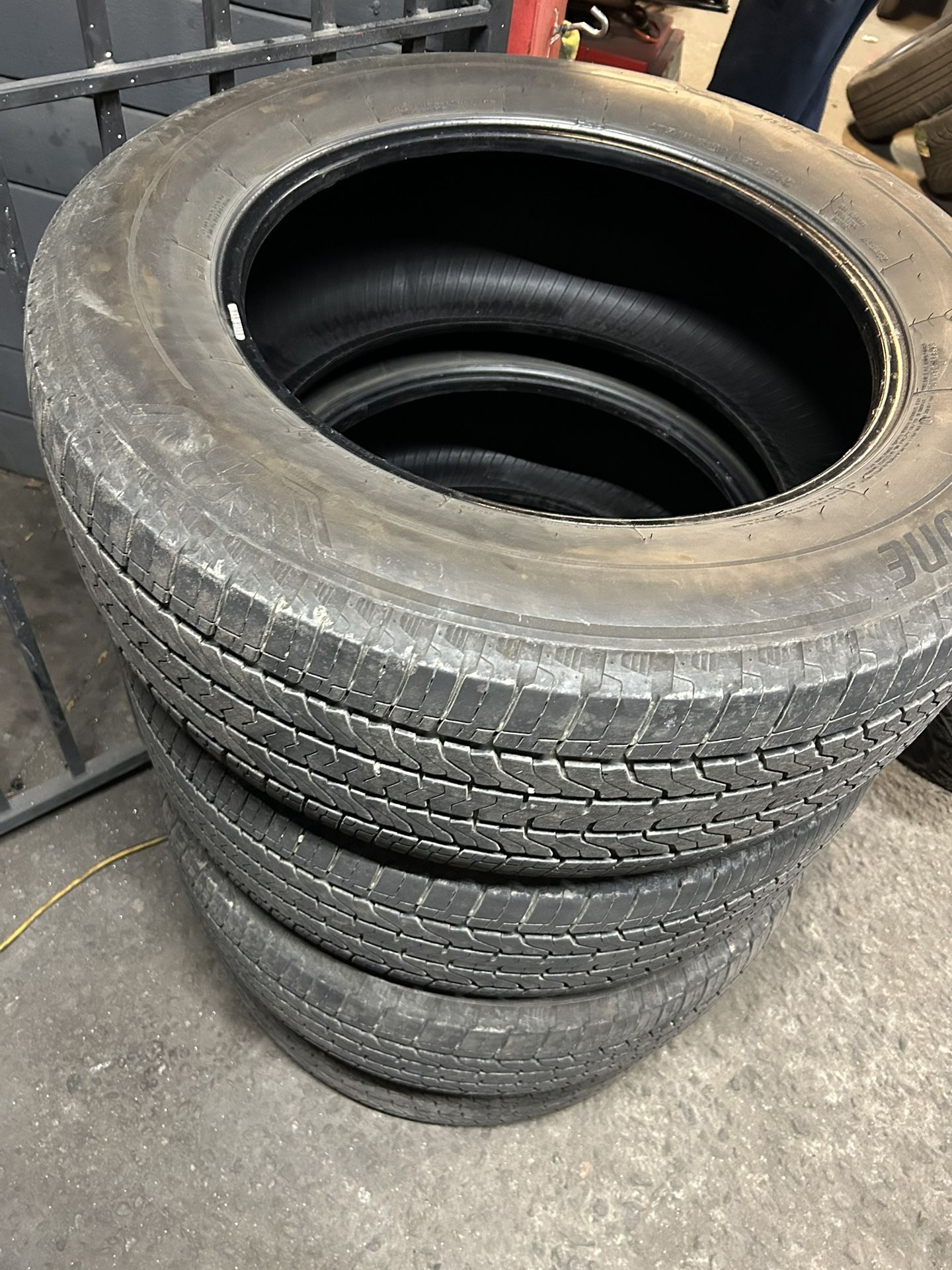 275/60r/20 Tires