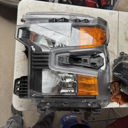 Chevy Silverado 1500 Left Headlight Oem