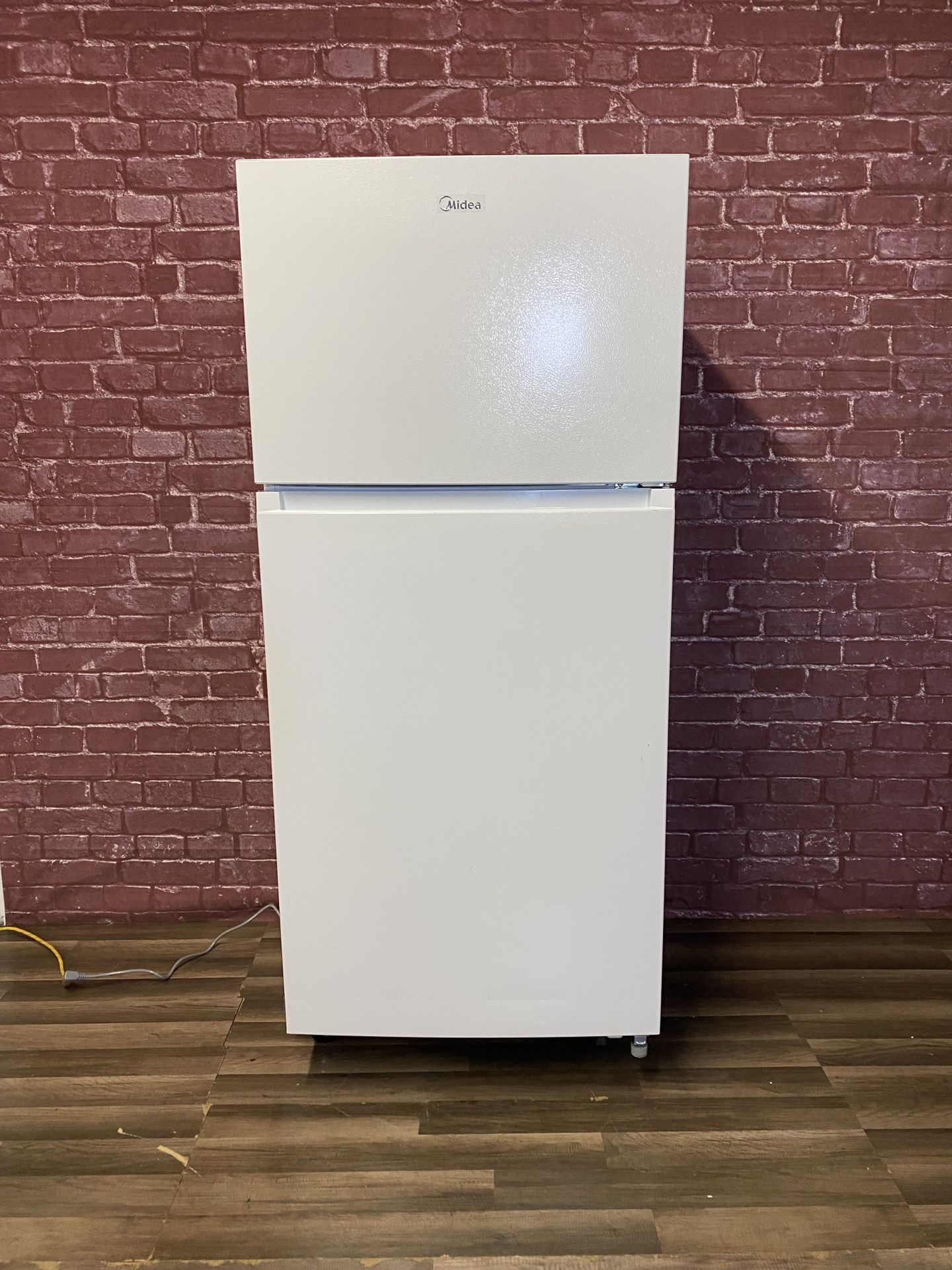 Modes Refrigerator w/Warranty! R1455A