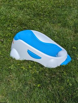 Munchkin® Clean™ Cradle Baby Bathtub, Blue