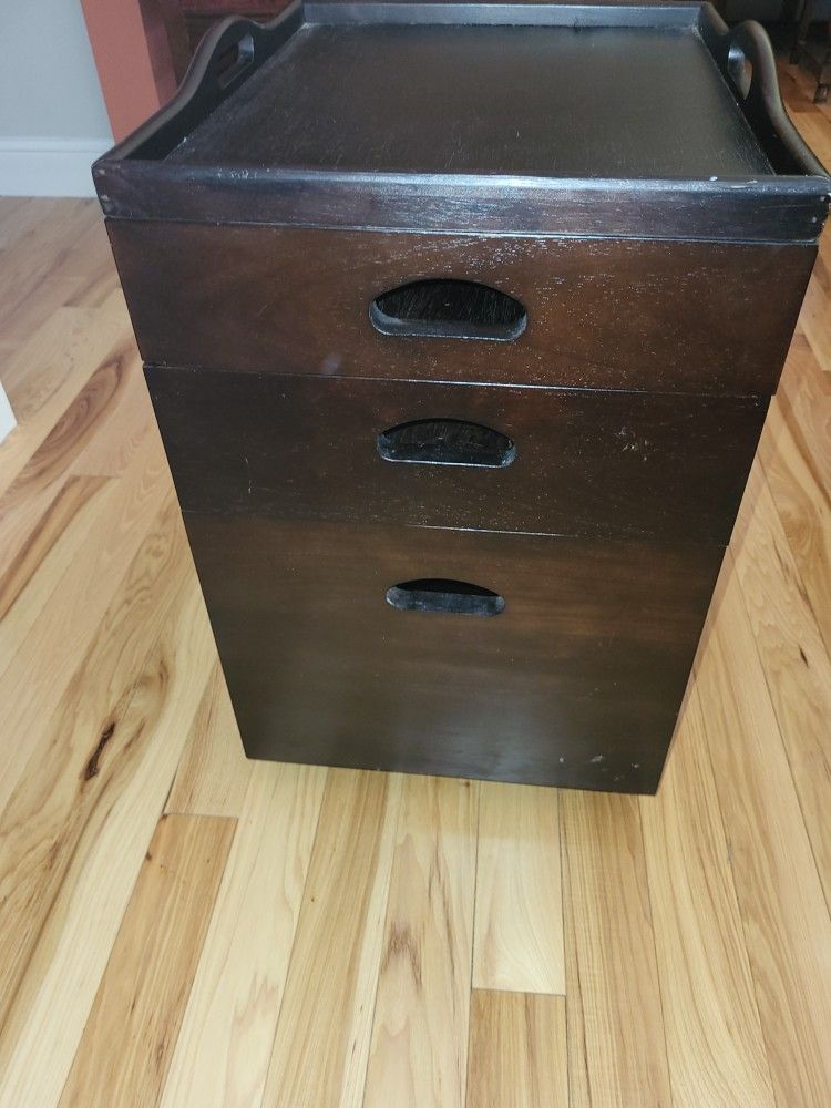 Stackable wooden storage drawers with removable tray top
