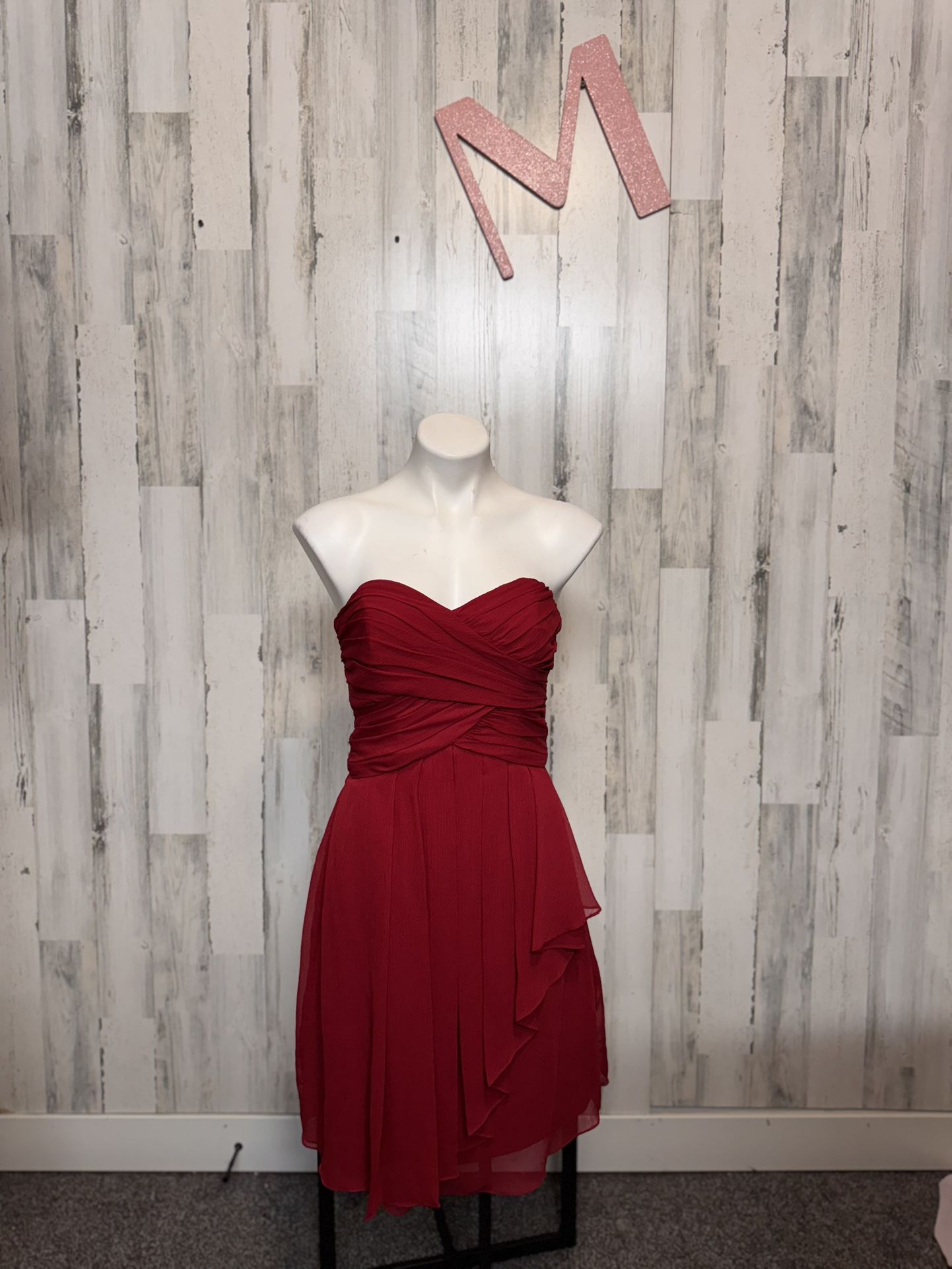 David’s Bridal Size 8 Red Strapless Formal Gown Cocktail Dress Prom Party short crinkle chiffon red sweetheart bridesmaid dress