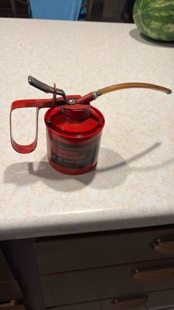 Popular Mechanics 16 Oz Oil Can