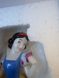 Disney Royal Doulton Some Day My Prince Will Come Snow White Bone China Figurine