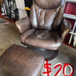 Swivel Recliner with Ottoman