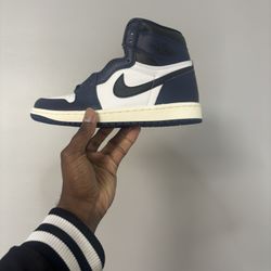 Jordan 1 Midnight Navy Size 6.5M/8W(6.5Y)