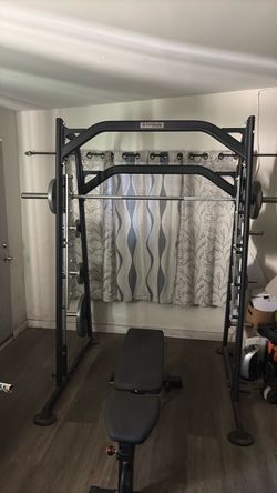 Smith Machine- Brand: Titan Fitness