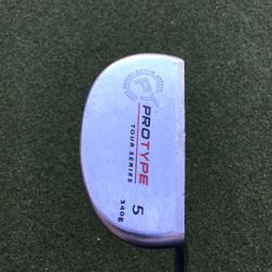 Odyssey Protype Tour Series 5. Demo on Real Grass.