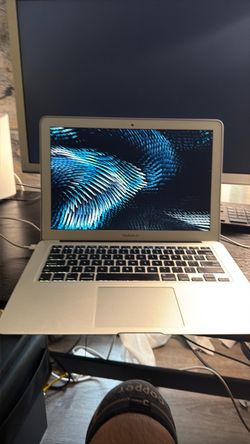 Apple MacBook Air Laptop 2012  13”