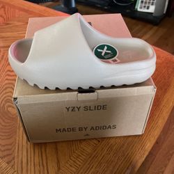 Yeezy Slides 