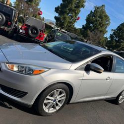 2017 FORD FOCUS SE Hatchback
